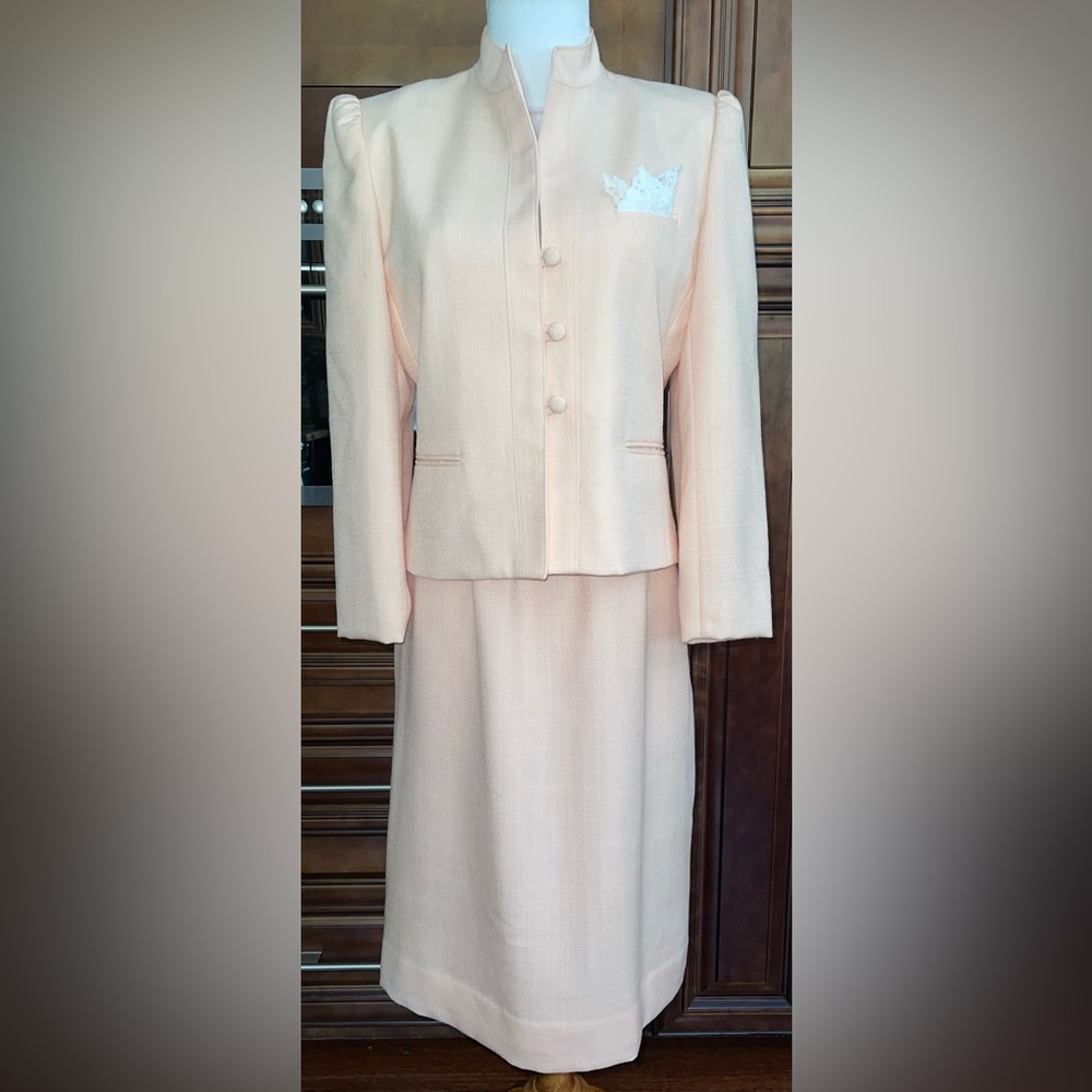 Christopher Vintage Women’s Pink Suit Jacket/Skirt 2 Piece Set. Size Small